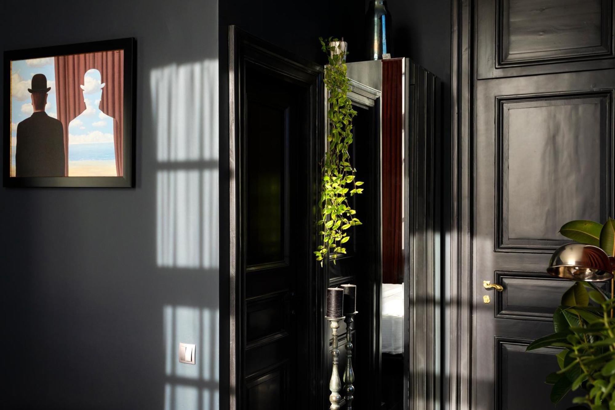 Unfound Door - Design Hotel Tbilisi Bilik gambar